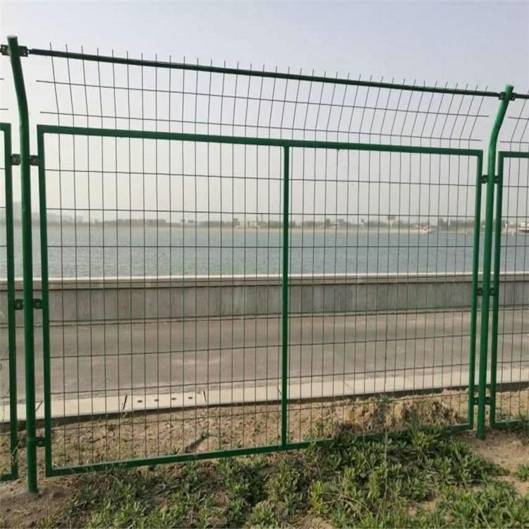 路邊隔離柵